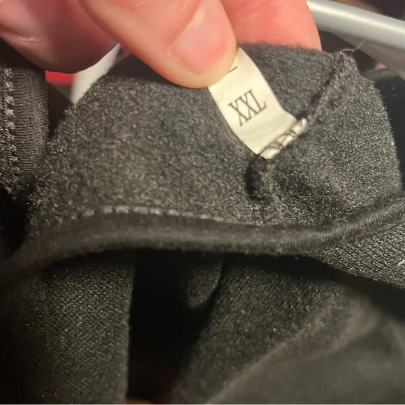 Lips Top - Picture 6 of 6